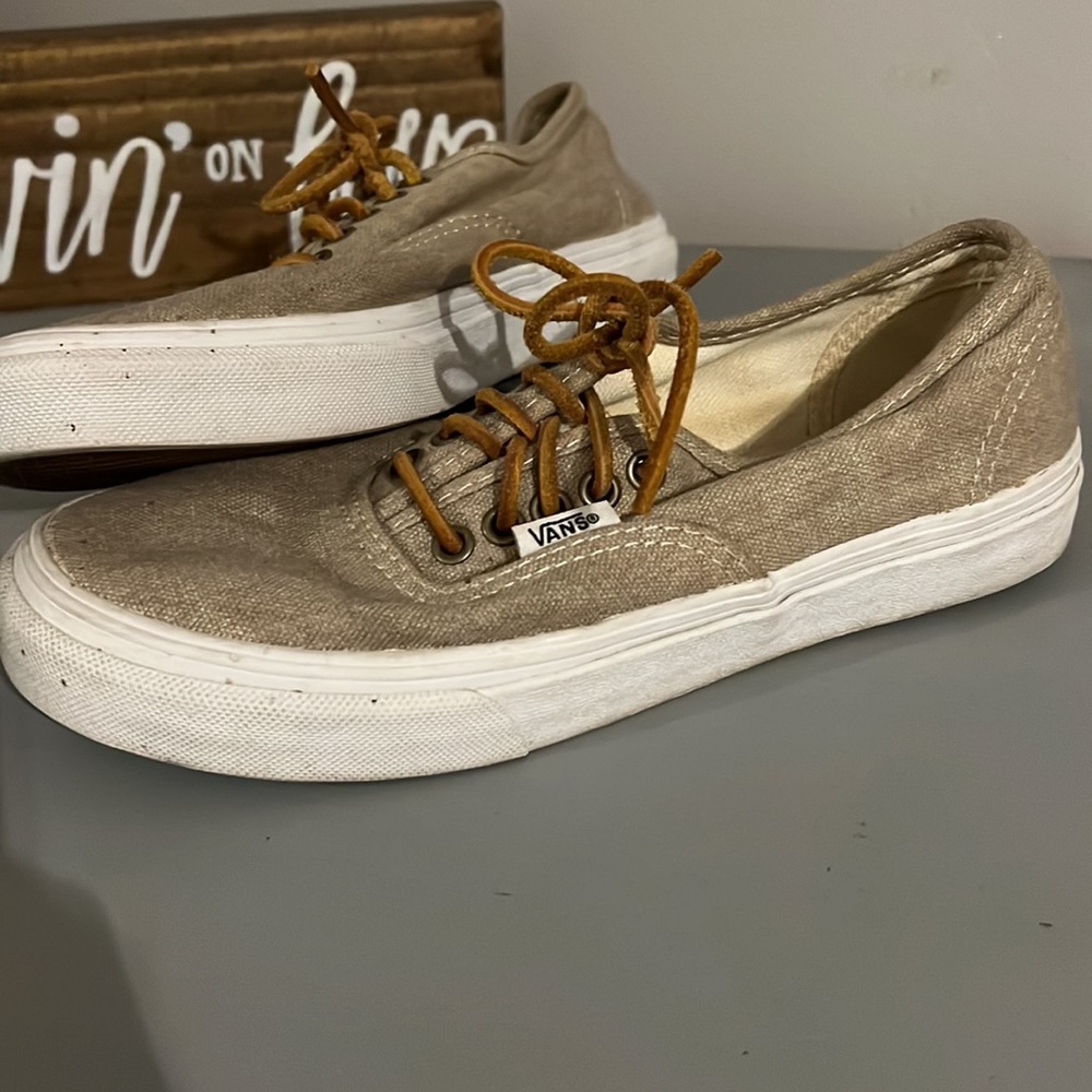 Vans - Picture 2 of 2